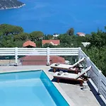 Private In Kefalonia Island Angón